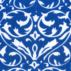 Blauwe katoen met witte ornamenten print, detail